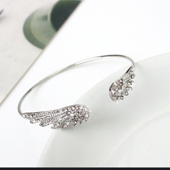 2XHP!! NWT Goth Silver Angel Wings Bracelet! - Picture 5 of 11
